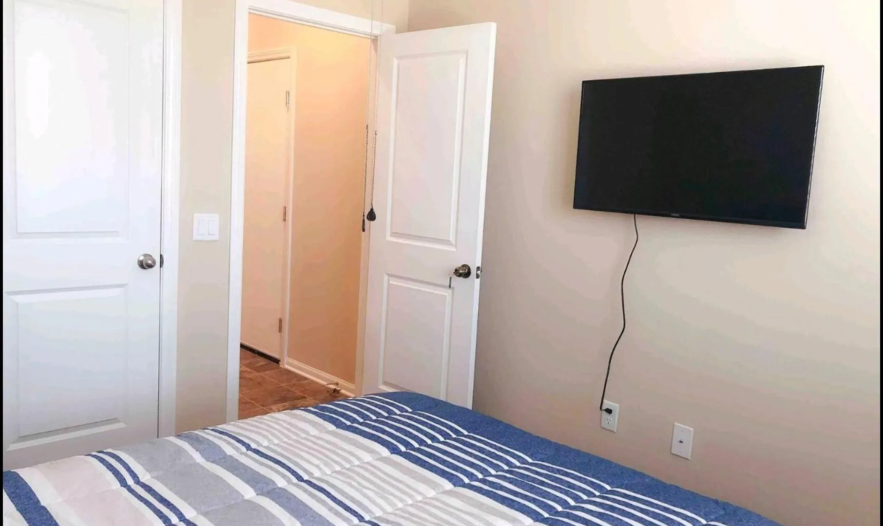 1 North Vegas Airport Pick Up Private Bathroom Las Vegas